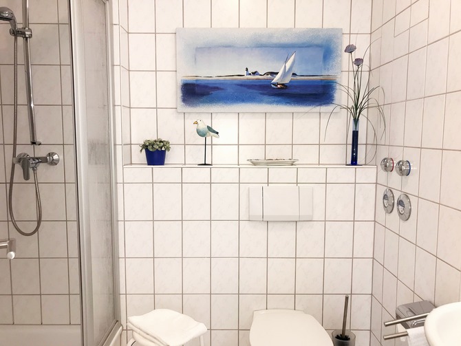 Ferienwohnung in Kühlungsborn - Appartementanlage Ostseeblick Fewo Rügen 12 - Bad mit Dusche