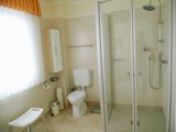 Ferienwohnung in Cismar - Hinter dem Kloster - 6,5 qm Badezimmer mit Duschkabine 1,00 x 1,00 m