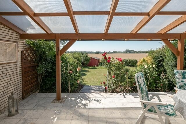 Ferienhaus in Lenste - Rosengarten am Feldrand - Bild 9