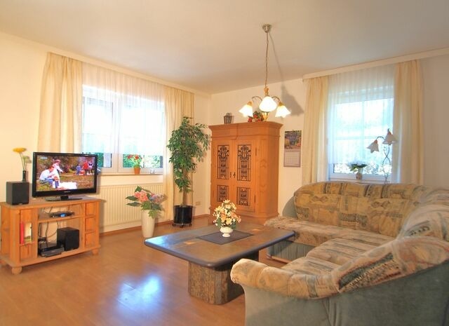 Ferienwohnung in Ostseeheilbad Zingst - Birkmaase 12 Kapit&auml;nshaus Jacqueline 4-Sterne Komfort FeWo im EG rechts - Bild 2