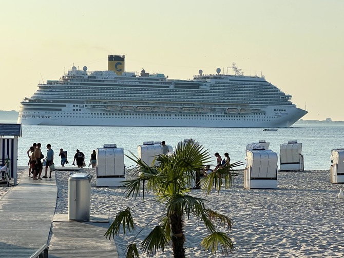 Ferienwohnung in Laboe - Meerblick auf die Stena und Aida - Bild 10